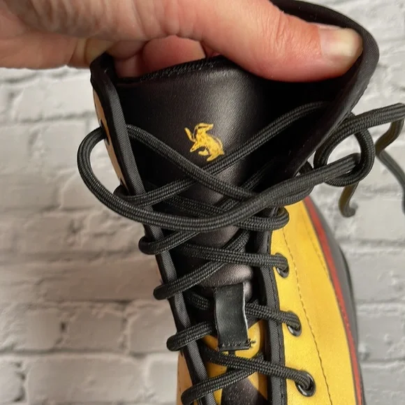 HARRY POTTER | Hufflepuff themed lace up boots - Picture 11 of 12